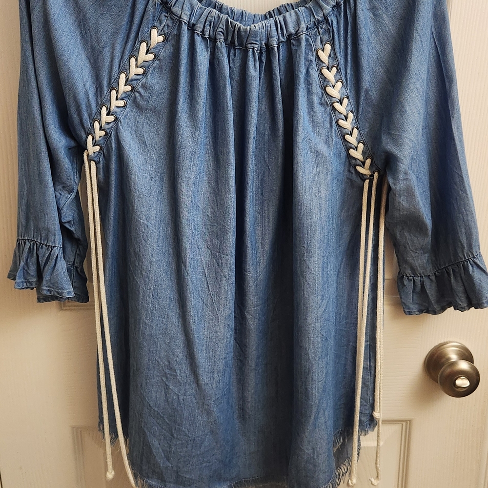 Chic Blue Blouse with White Detailing